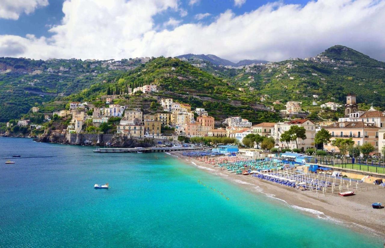 La dea bendata Minori Esterno foto
